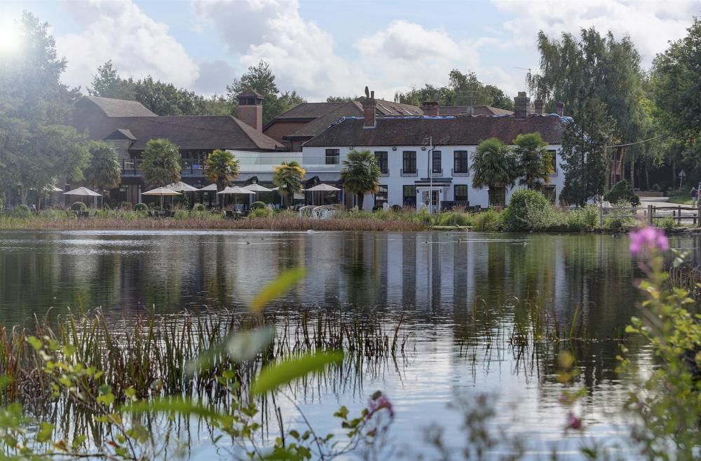 Frensham Pond Country House Hotel & Spa Farnham  Exterior photo